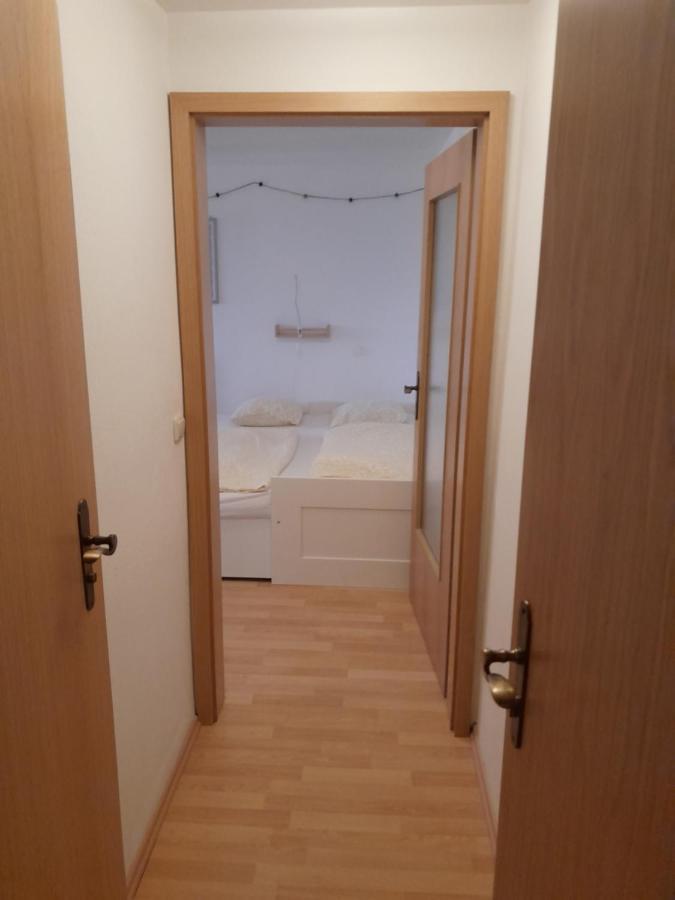 Apartment mit Küche und Balkon oder Terrasse, ruhig und gut erreichbar Piding Exterior foto