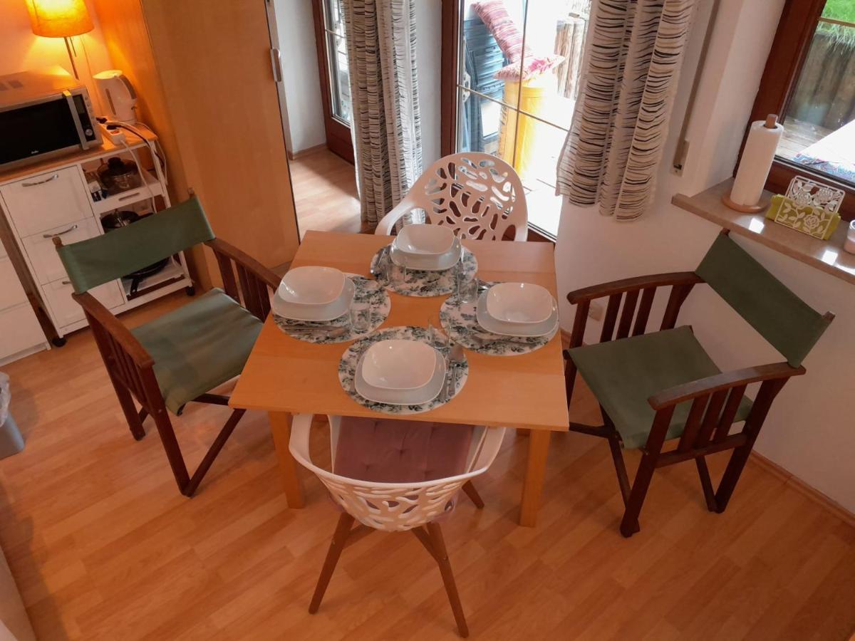 Apartment mit Küche und Balkon oder Terrasse, ruhig und gut erreichbar Piding Exterior foto